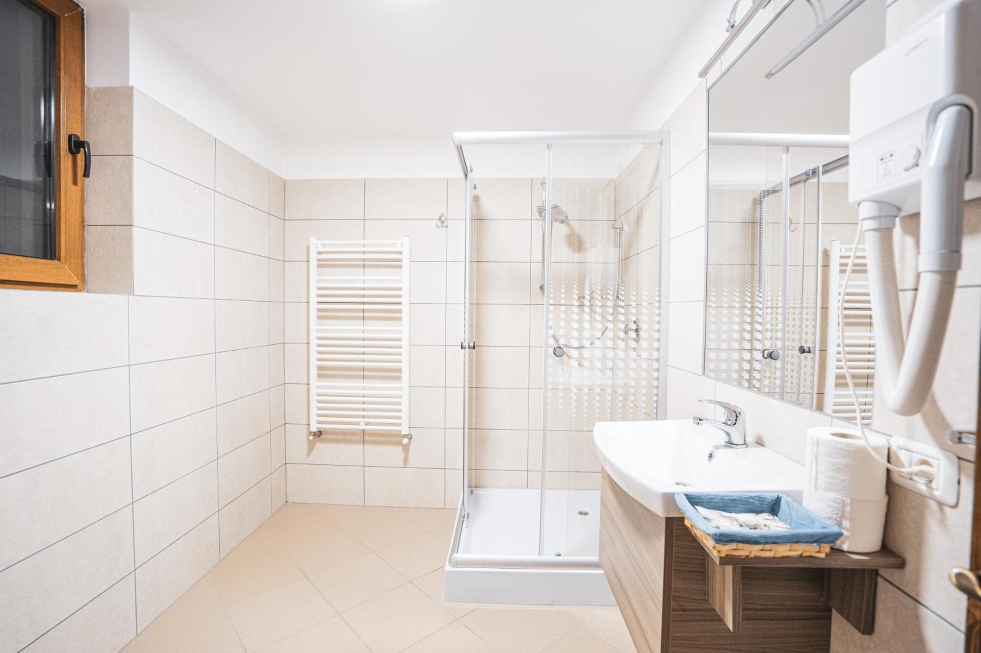 Hotel Rabbit Bran موغيتْشي دي يوس المظهر الخارجي الصورة